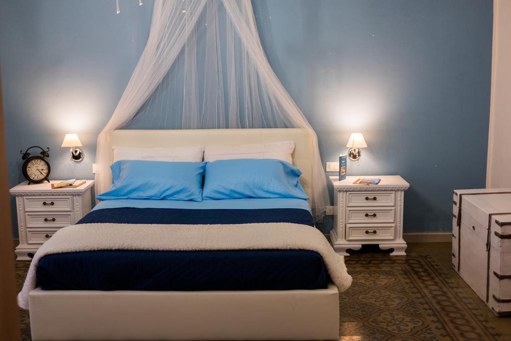 A Casa Di Lilly Hotel ปาแลร์โม ภายนอก รูปภาพ